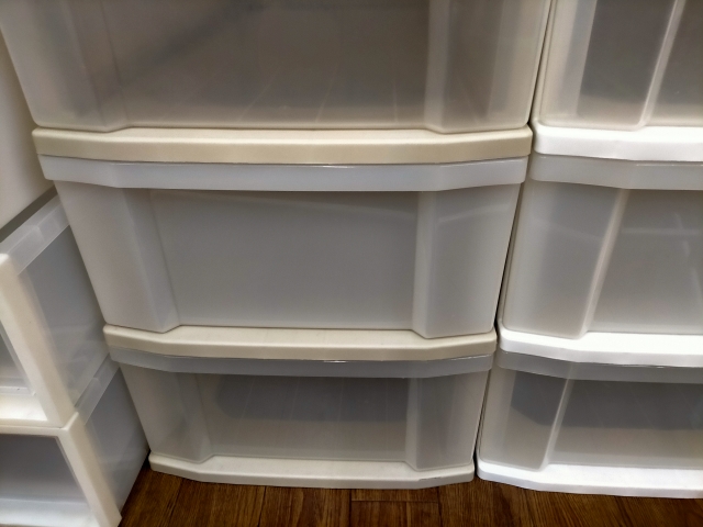 引き出しタイプの衣装ケース